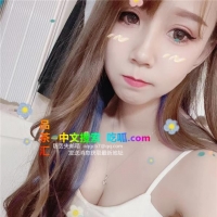 瘦瘦小小的姑娘